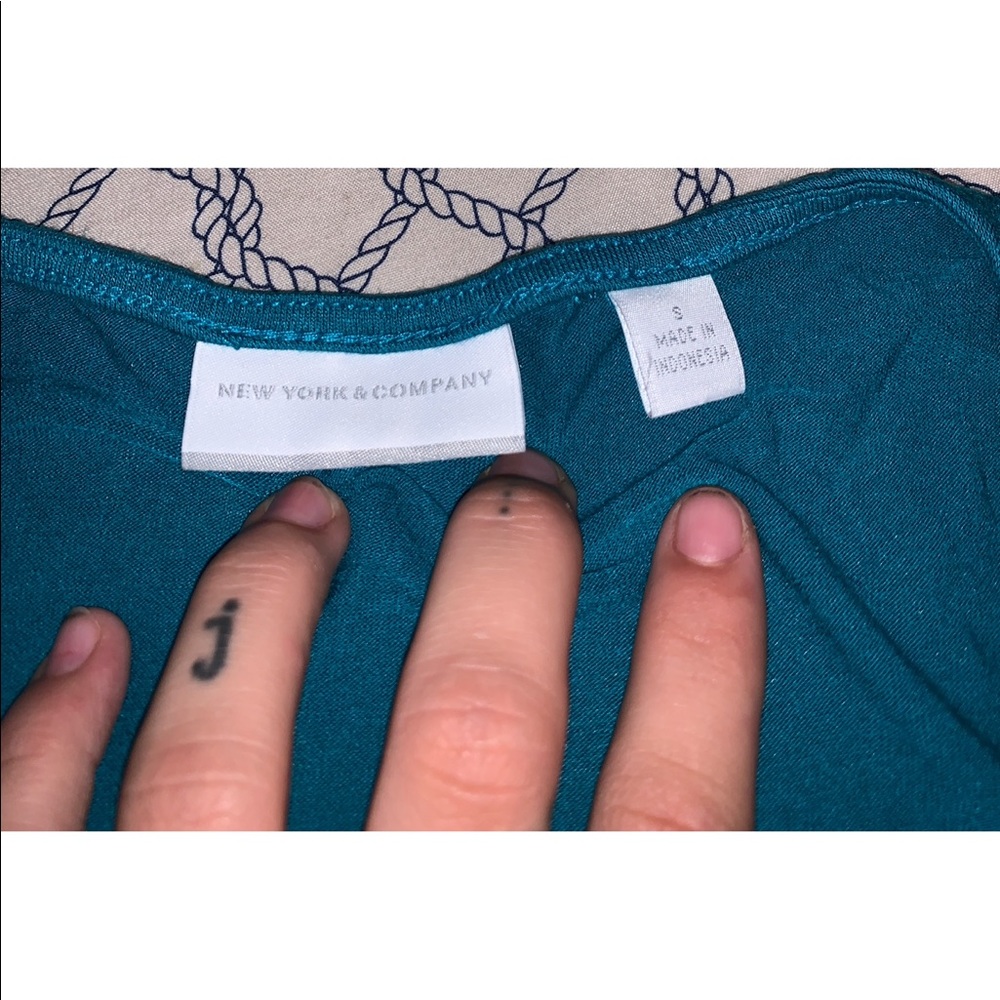 🌺 .•SALE•. NY&C blue swoop neck top